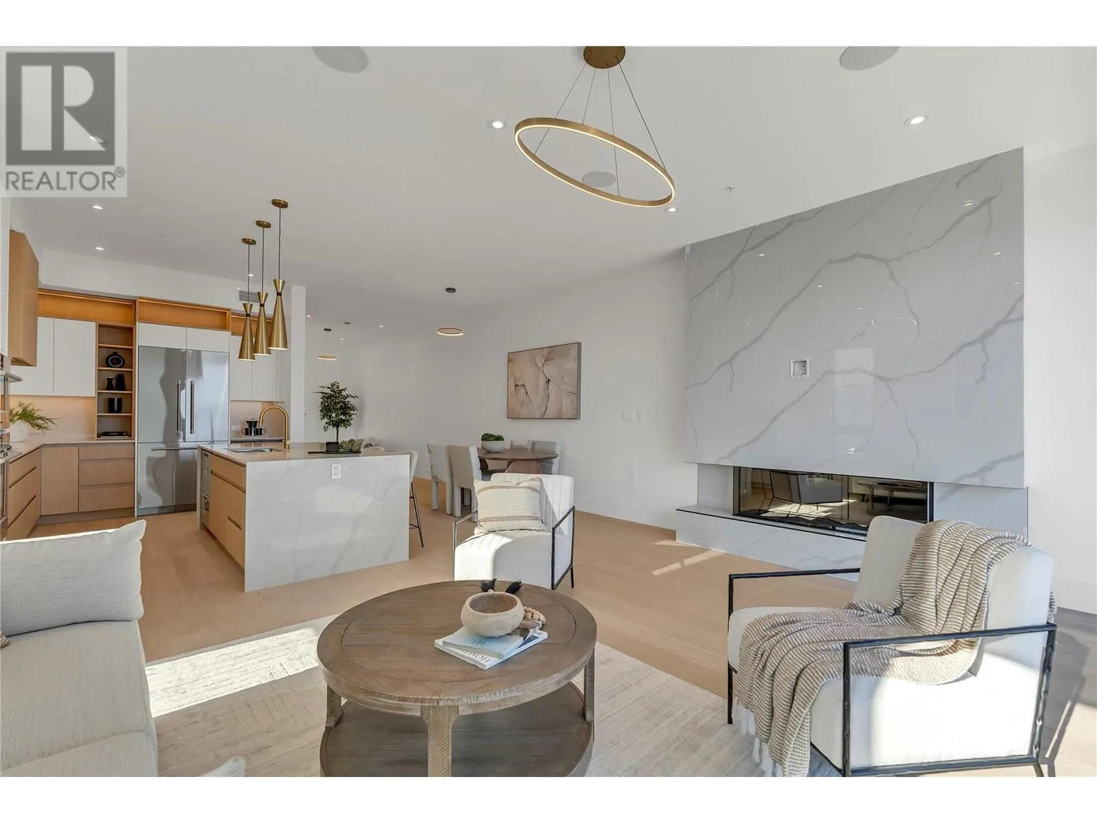 602 Lakeshore Drive Unit# 401