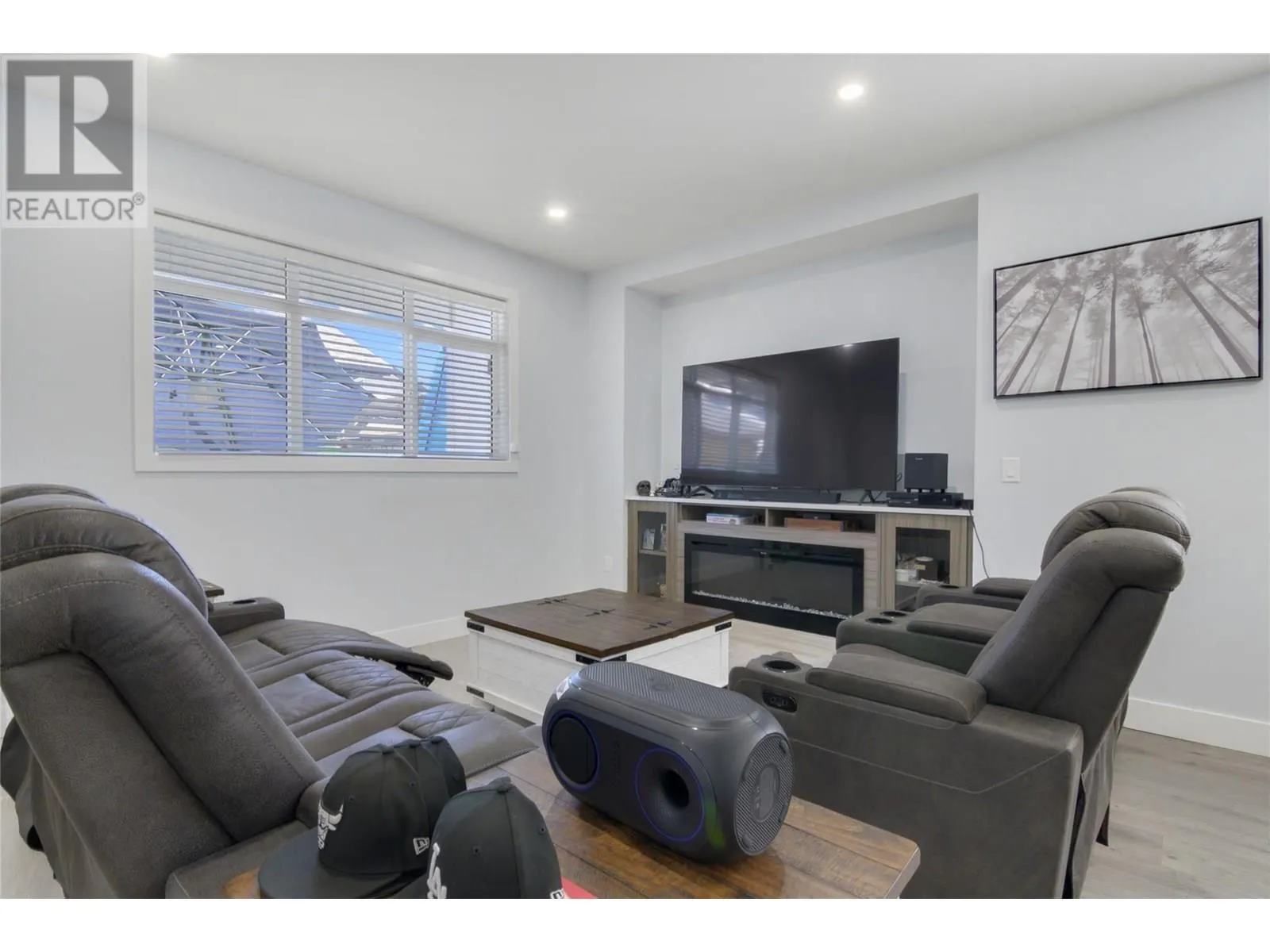825 Cadder Avenue Unit# 3