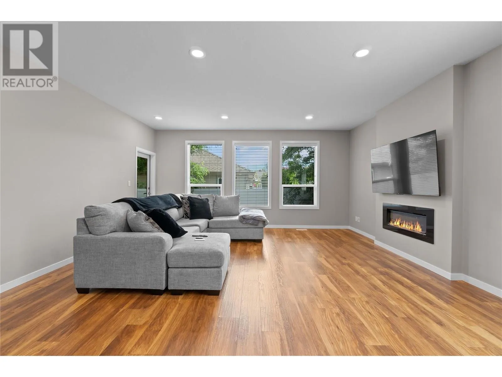 151 Beatty Avenue NW Unit# 6