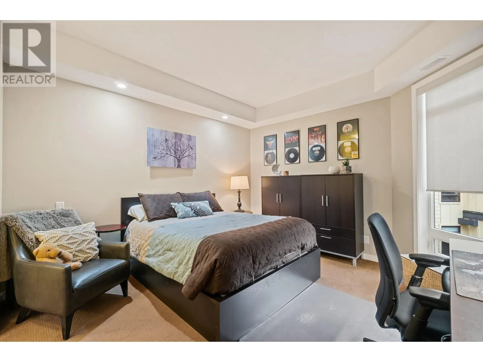 1933 Ambrosi Road Unit# 302