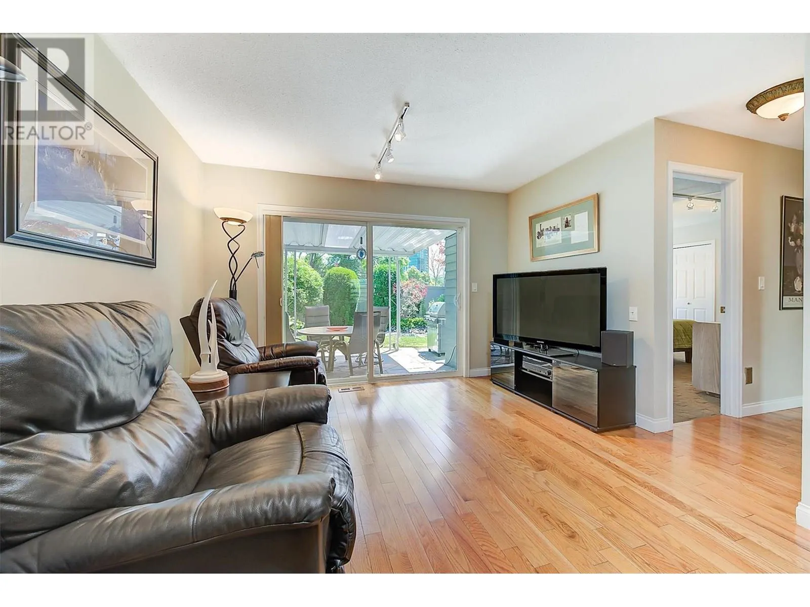 1530 Kelglen Crescent Unit# 23