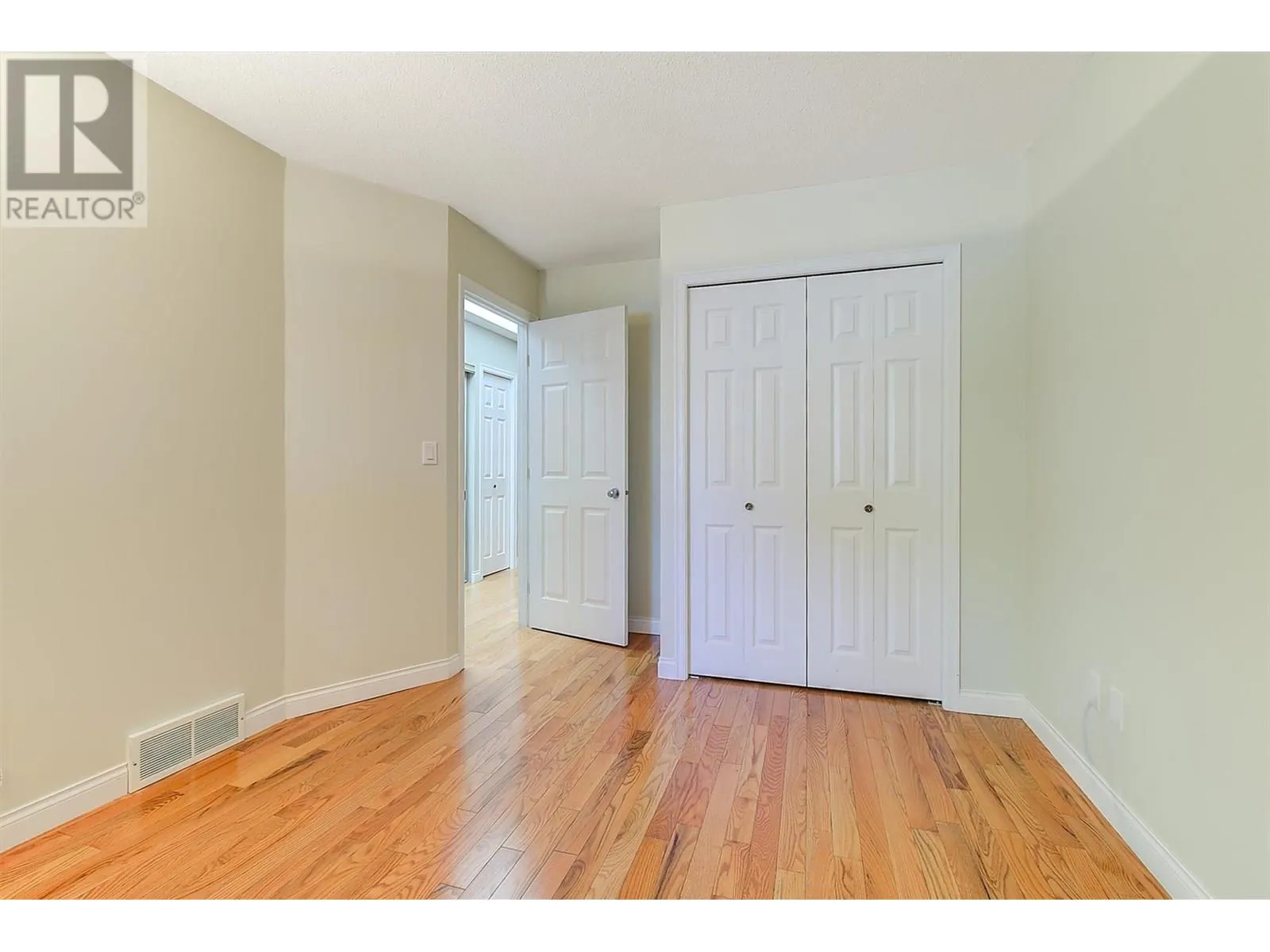 1530 Kelglen Crescent Unit# 23