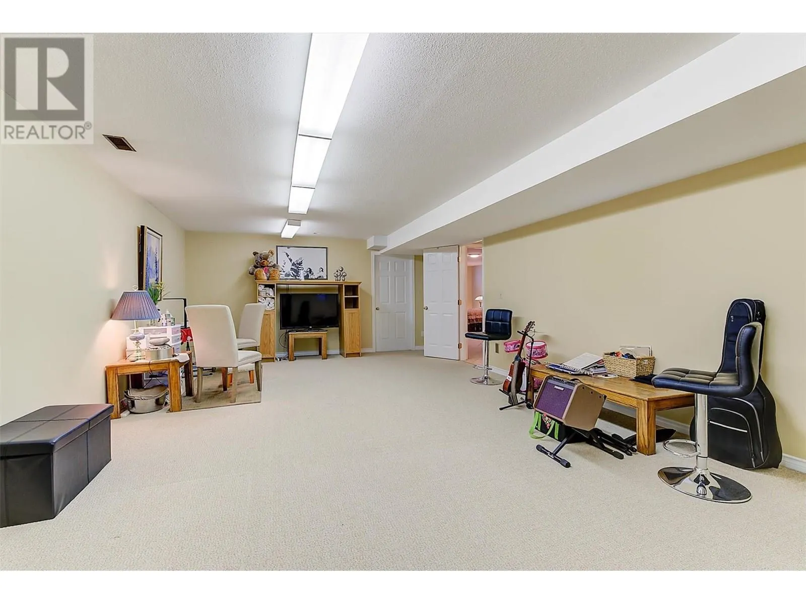 1530 Kelglen Crescent Unit# 23