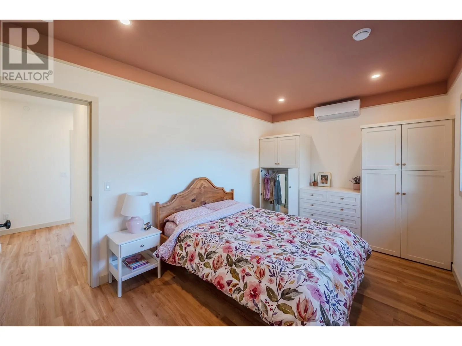 886 Lighthouse Landing