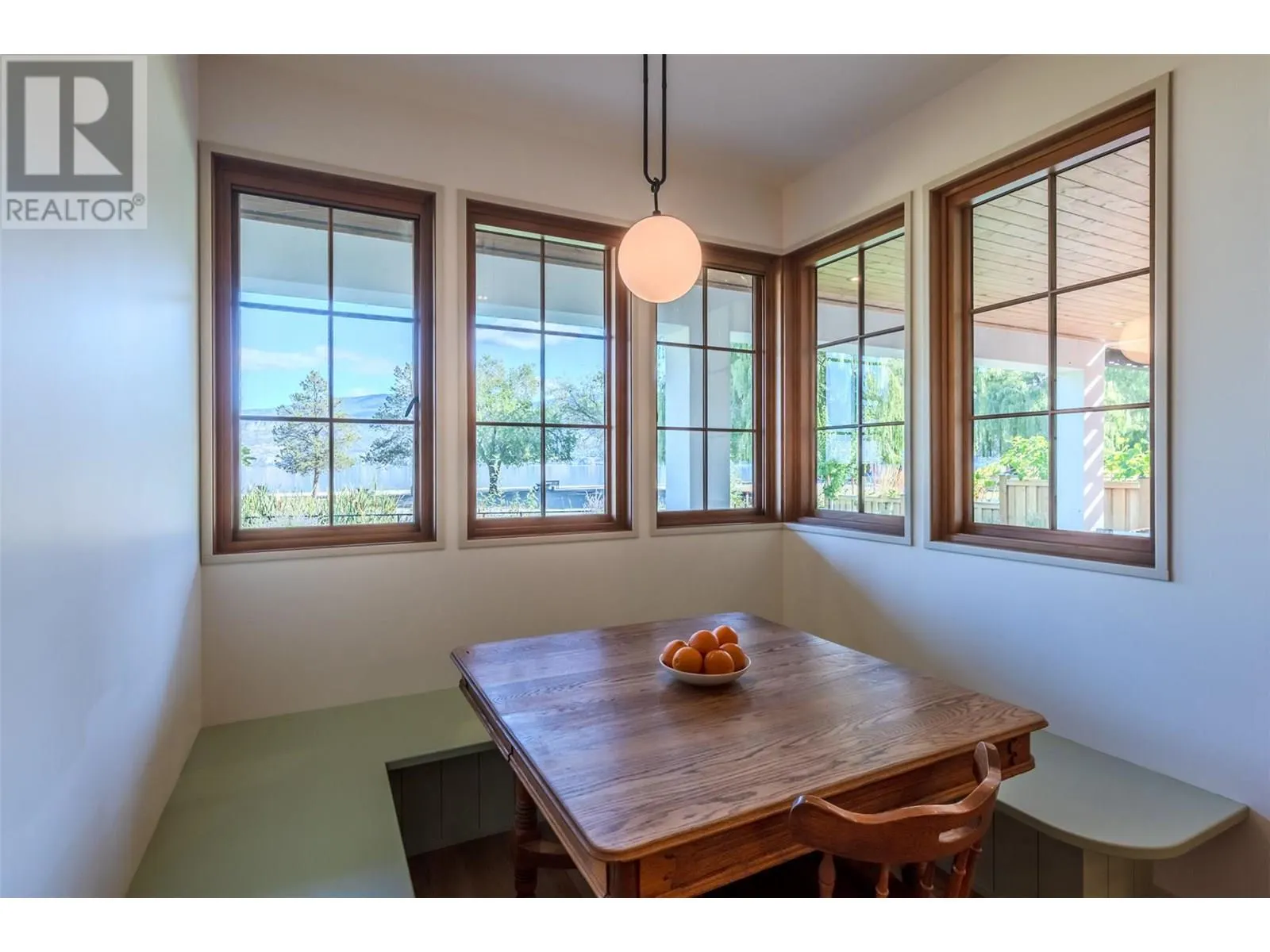 886 Lighthouse Landing