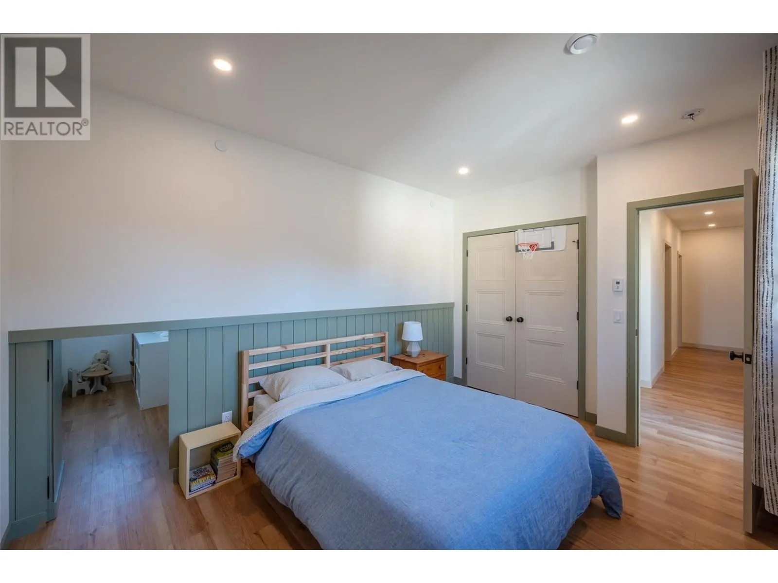 886 Lighthouse Landing