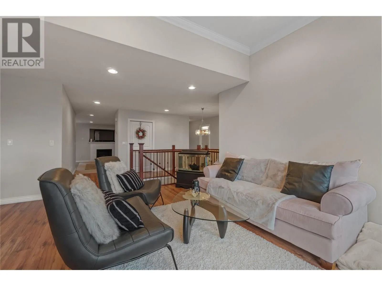 2042 Moonbeam Close