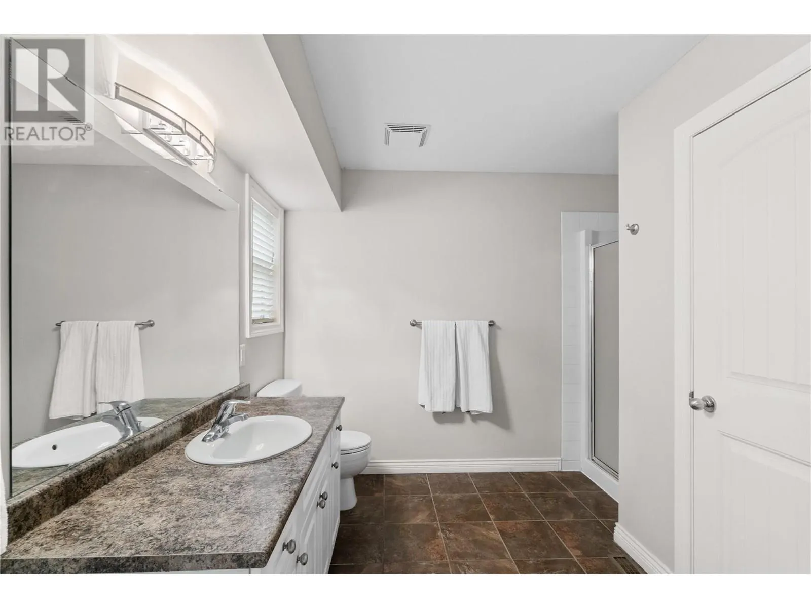 2042 Moonbeam Close