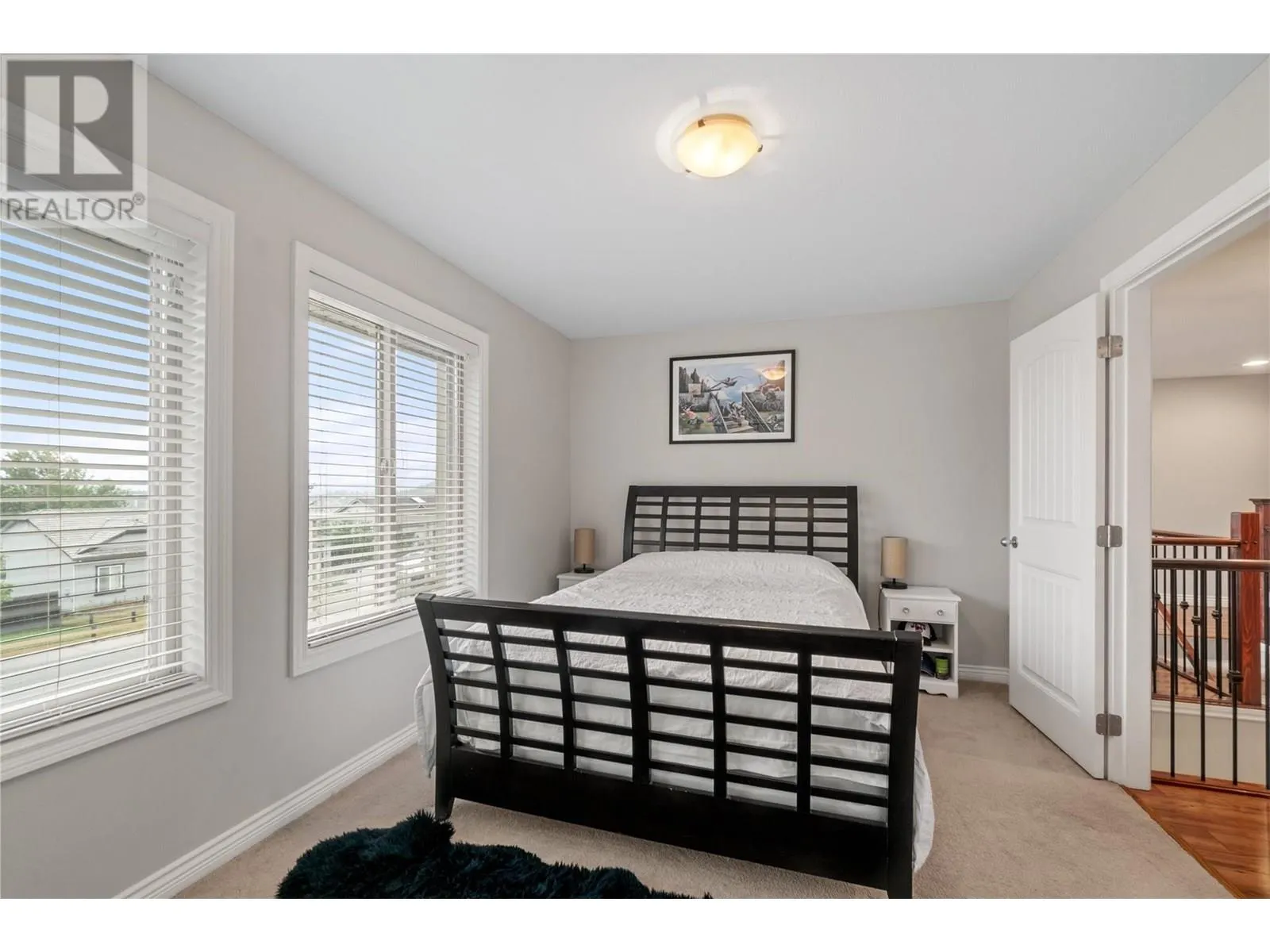 2042 Moonbeam Close