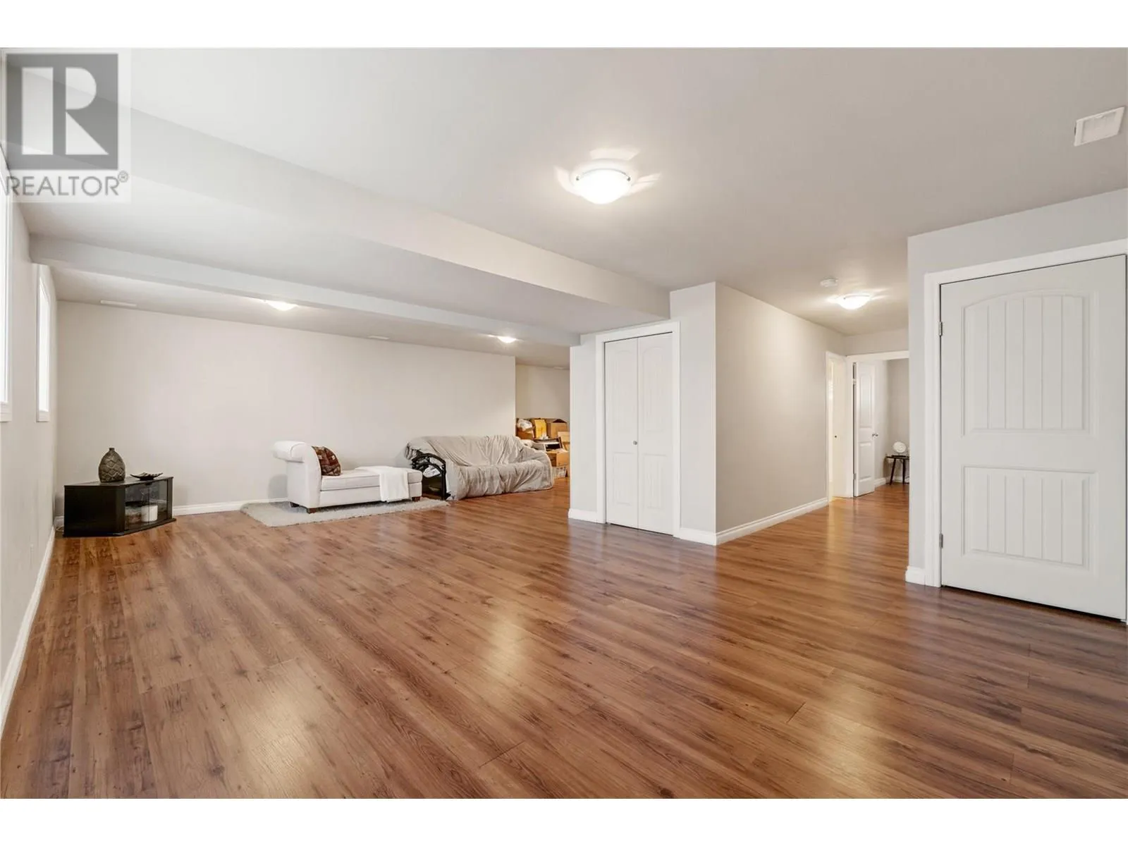 2042 Moonbeam Close