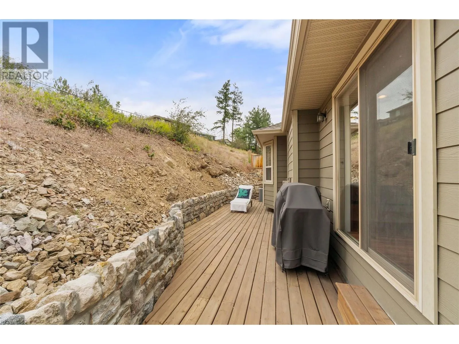 2042 Moonbeam Close