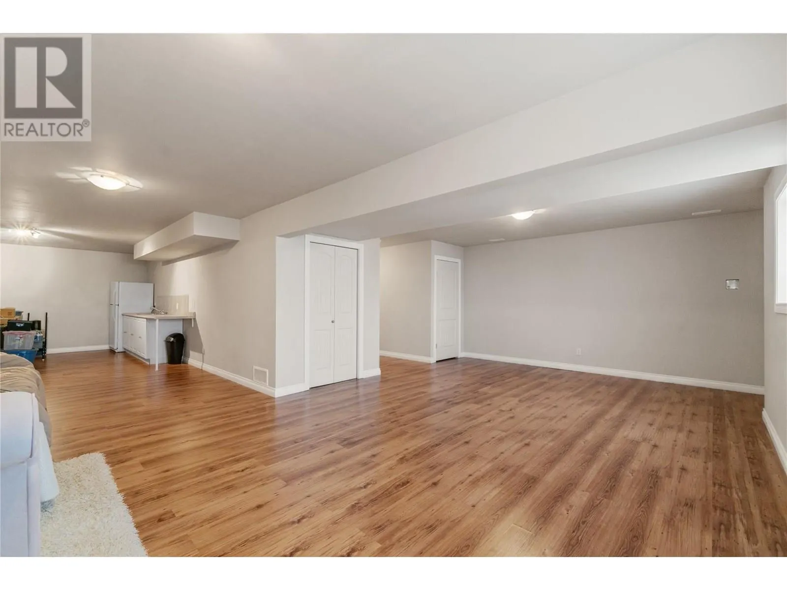 2042 Moonbeam Close