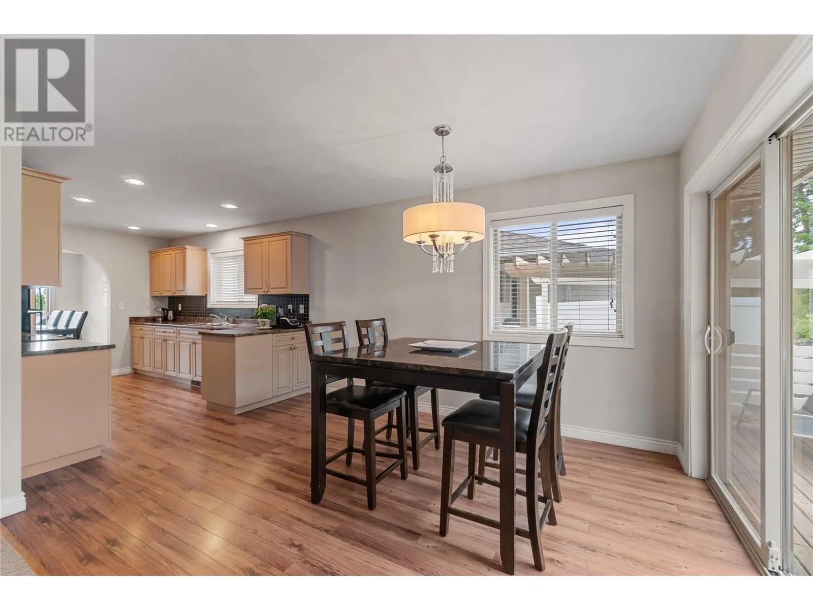 2042 Moonbeam Close