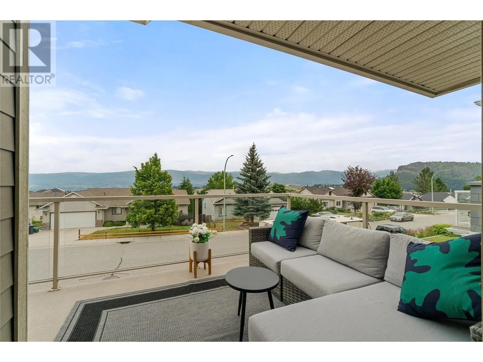 2042 Moonbeam Close