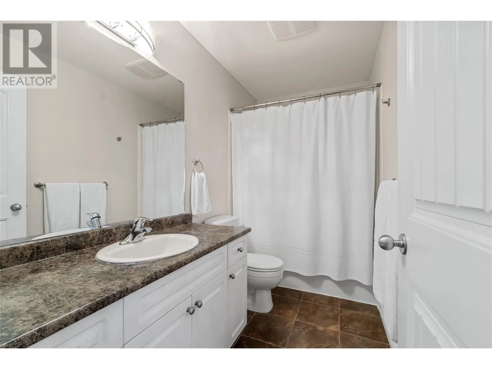 2042 Moonbeam Close
