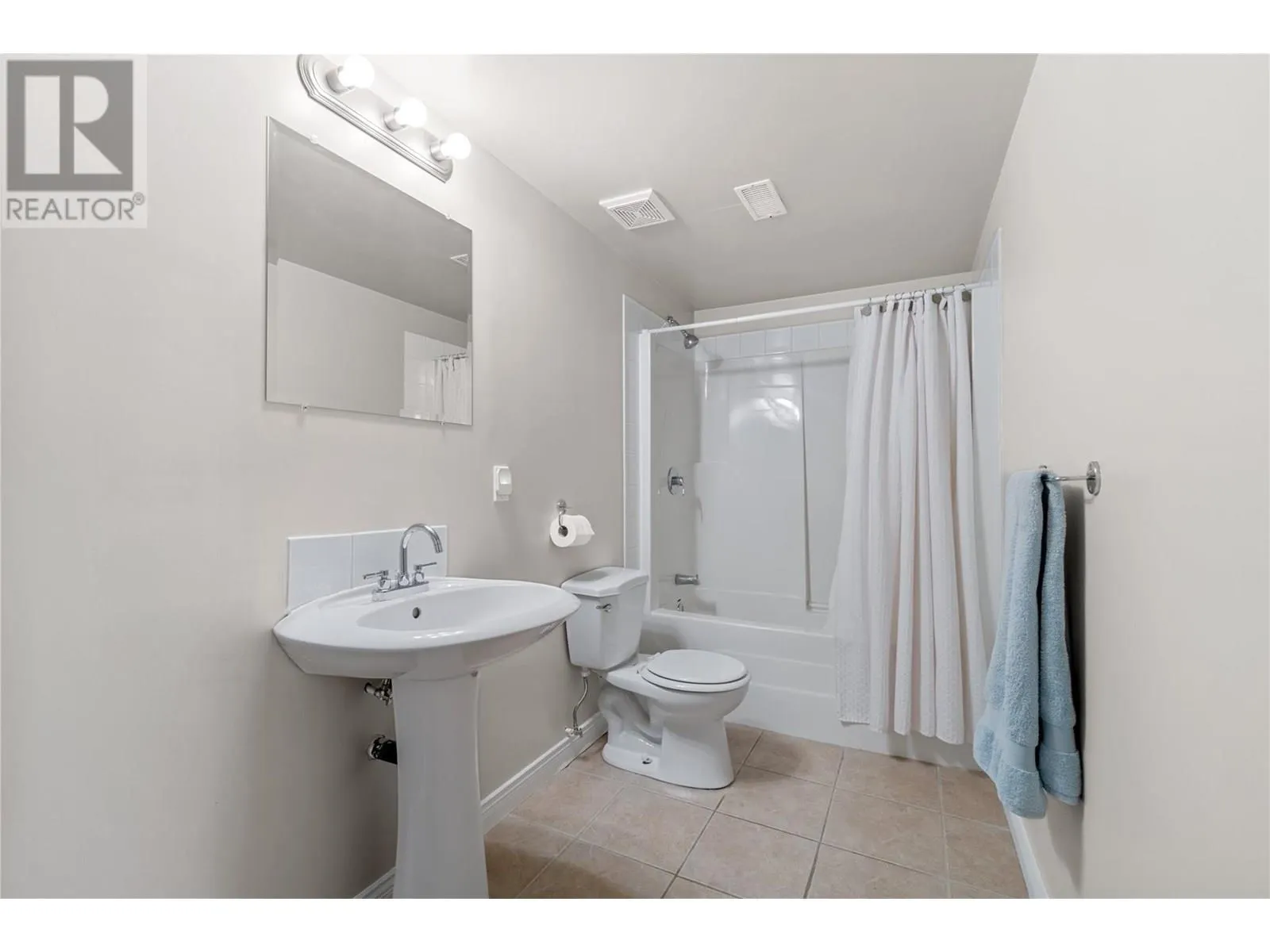 2042 Moonbeam Close
