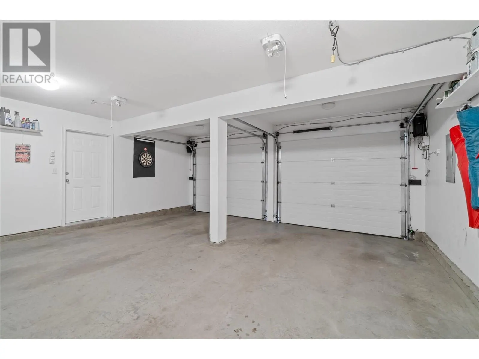2042 Moonbeam Close