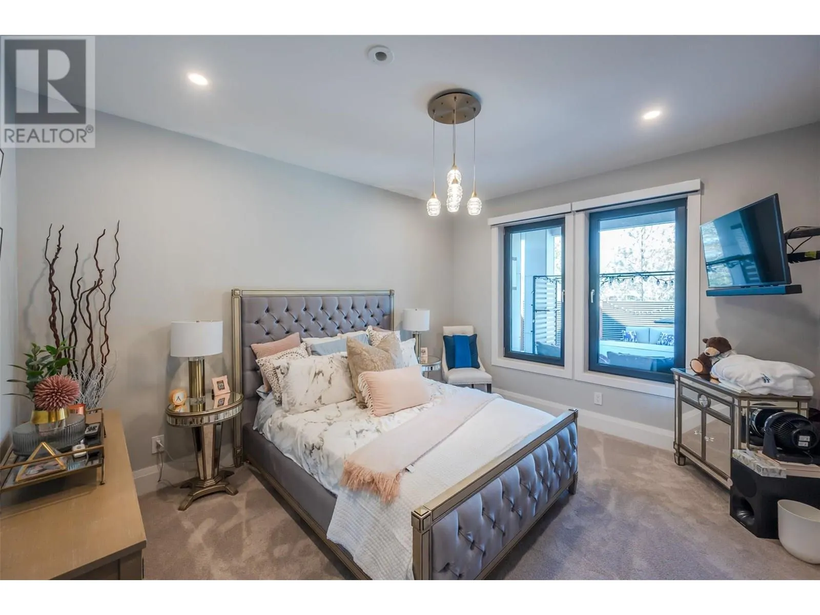 3060 Outlook Way