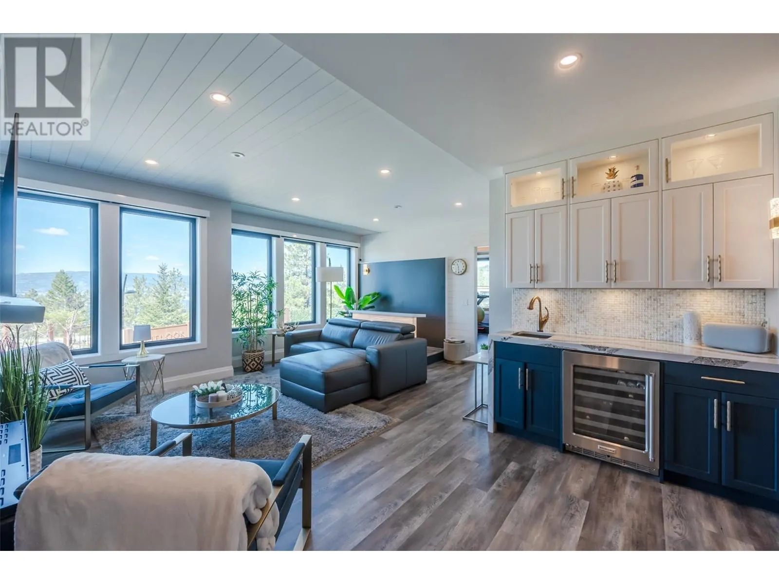 3060 Outlook Way