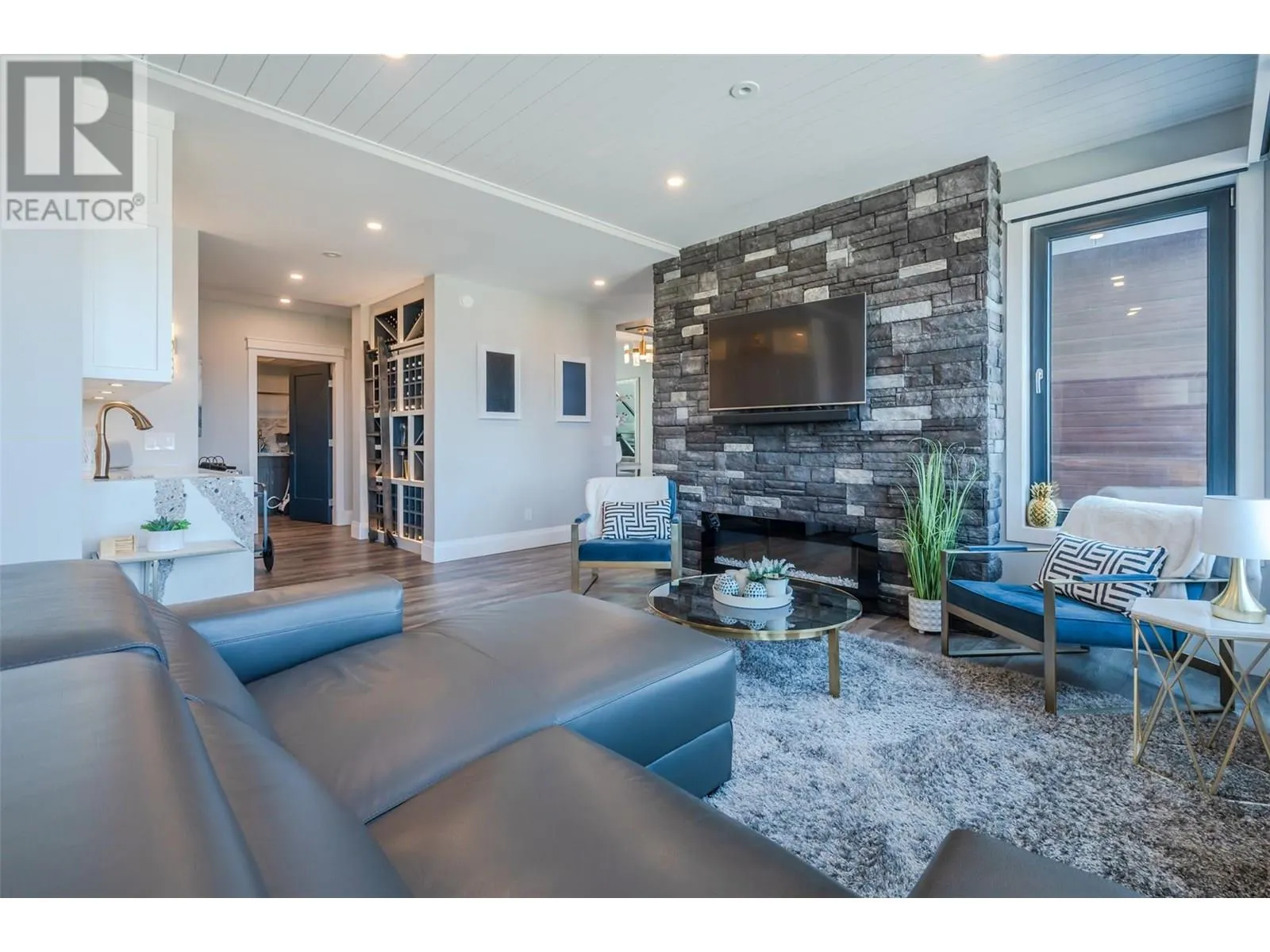 3060 Outlook Way