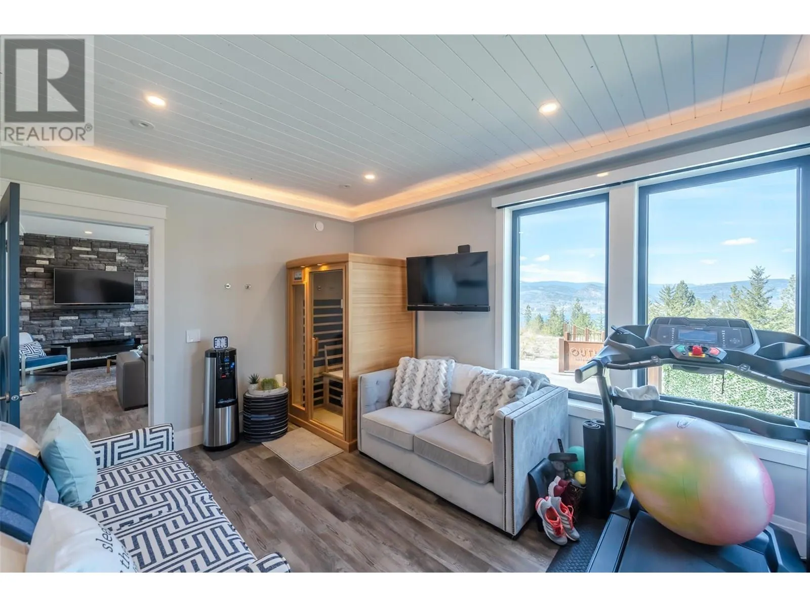 3060 Outlook Way