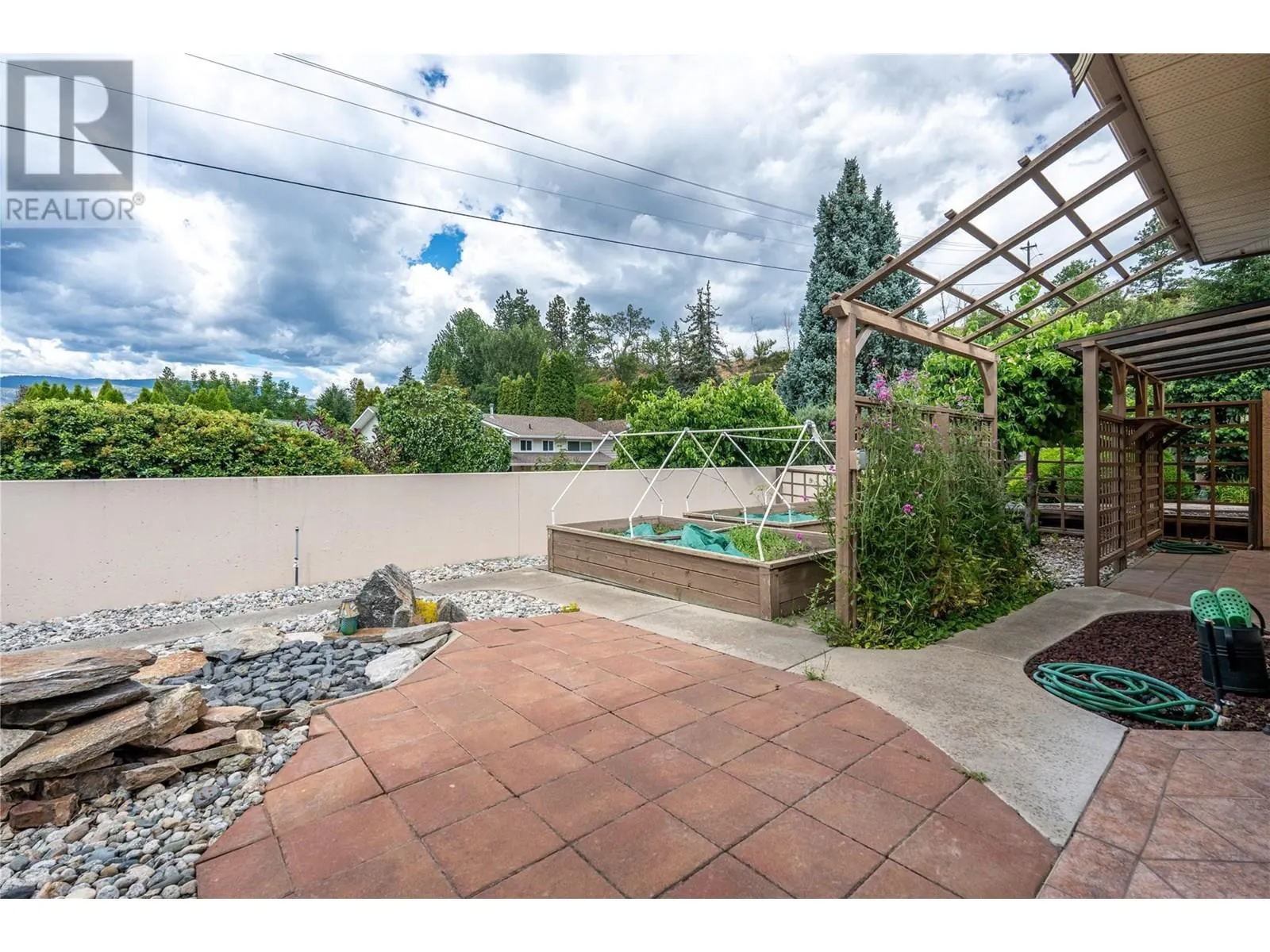 102 FORESTBROOK Place Unit# 101