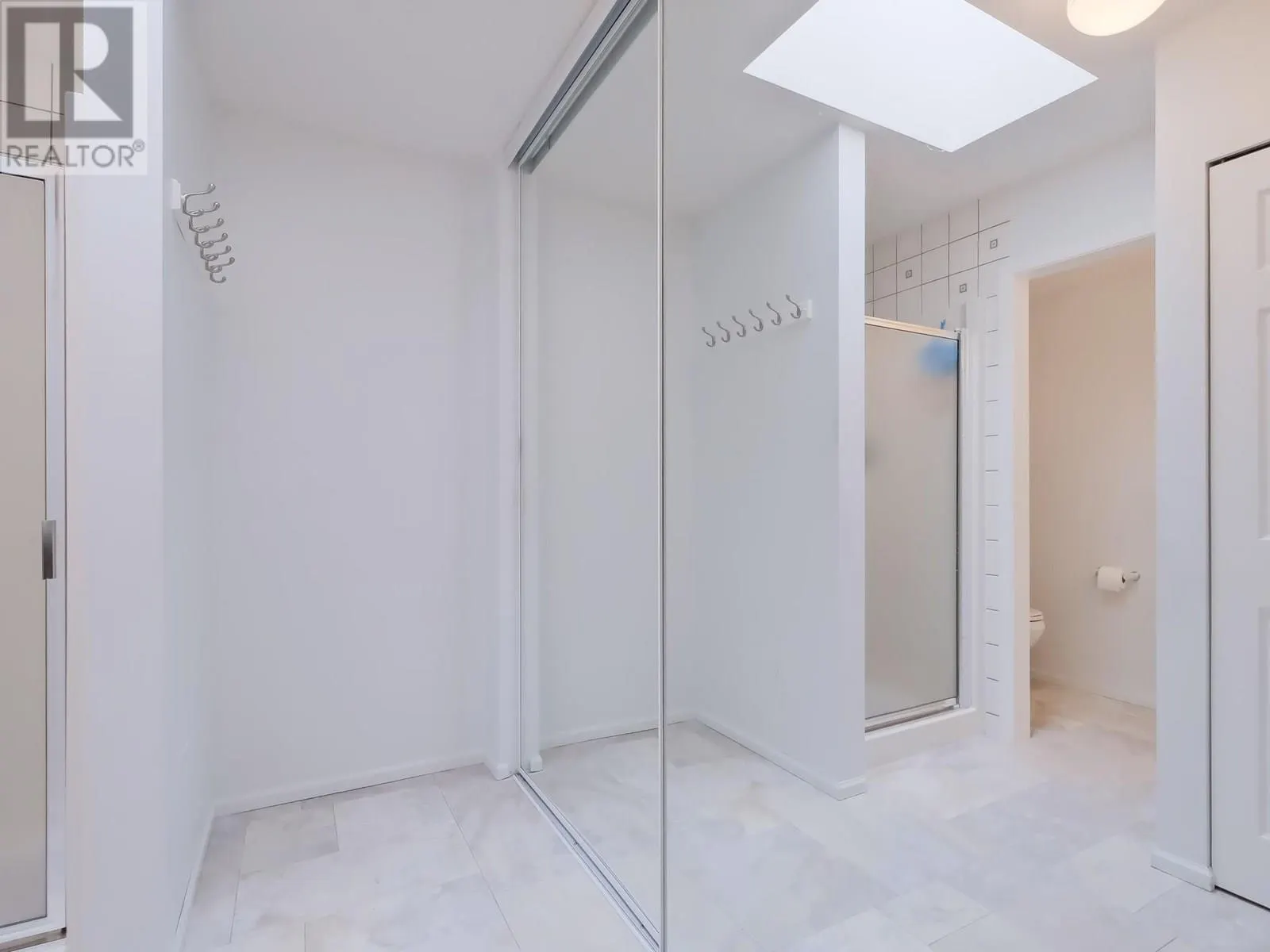 102 FORESTBROOK Place Unit# 101