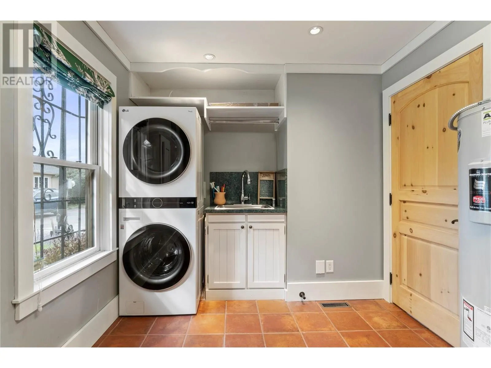 420 Hudson Street NW Unit# 12