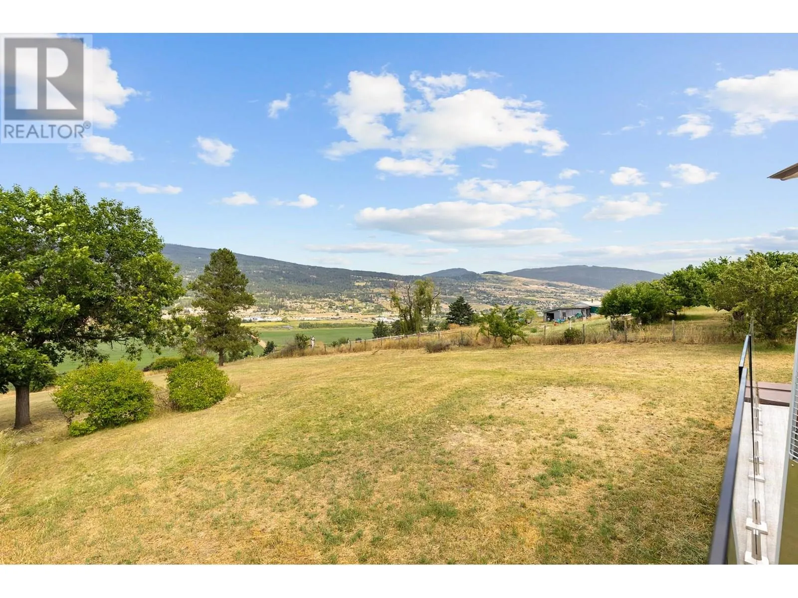 136 Stepping Stones Crescent