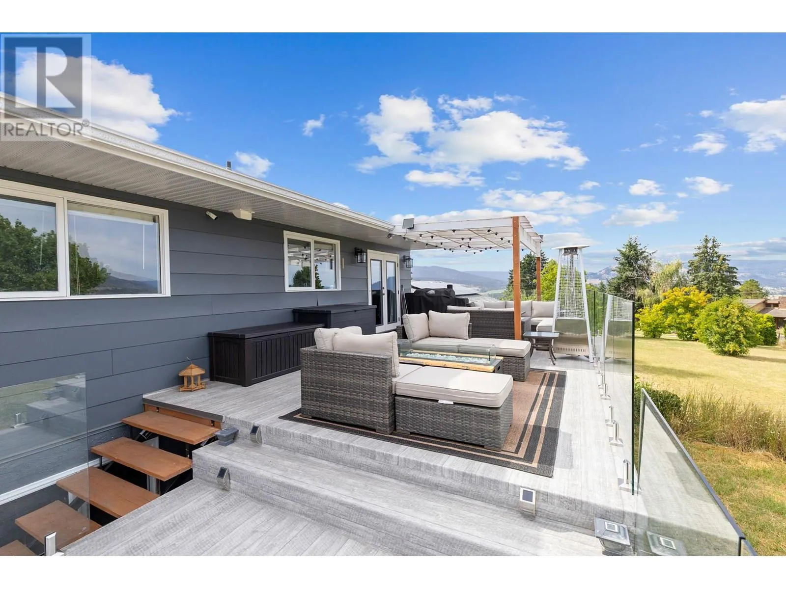 136 Stepping Stones Crescent