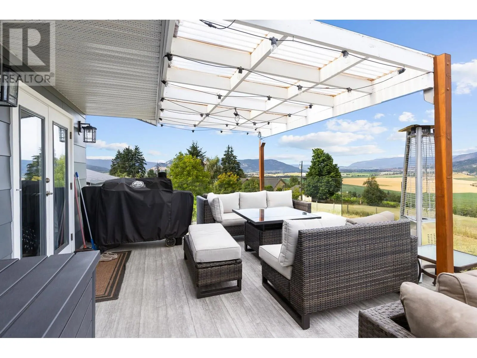 136 Stepping Stones Crescent
