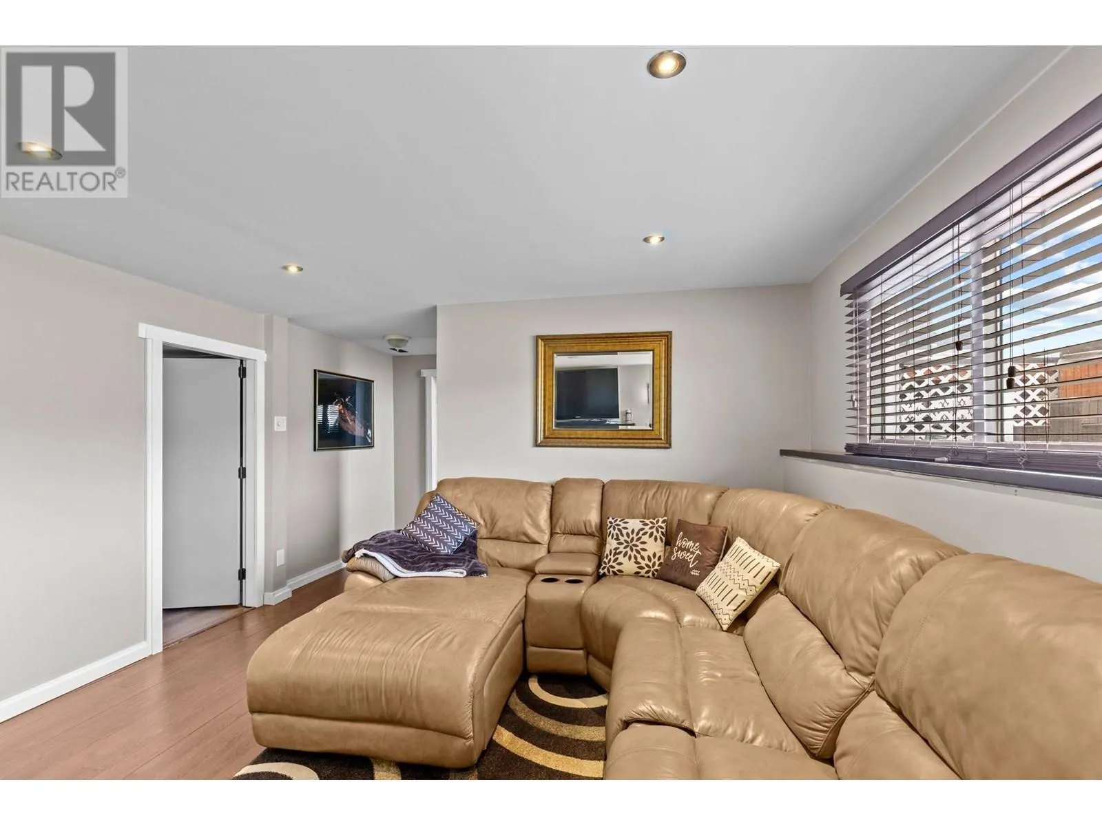 136 Stepping Stones Crescent