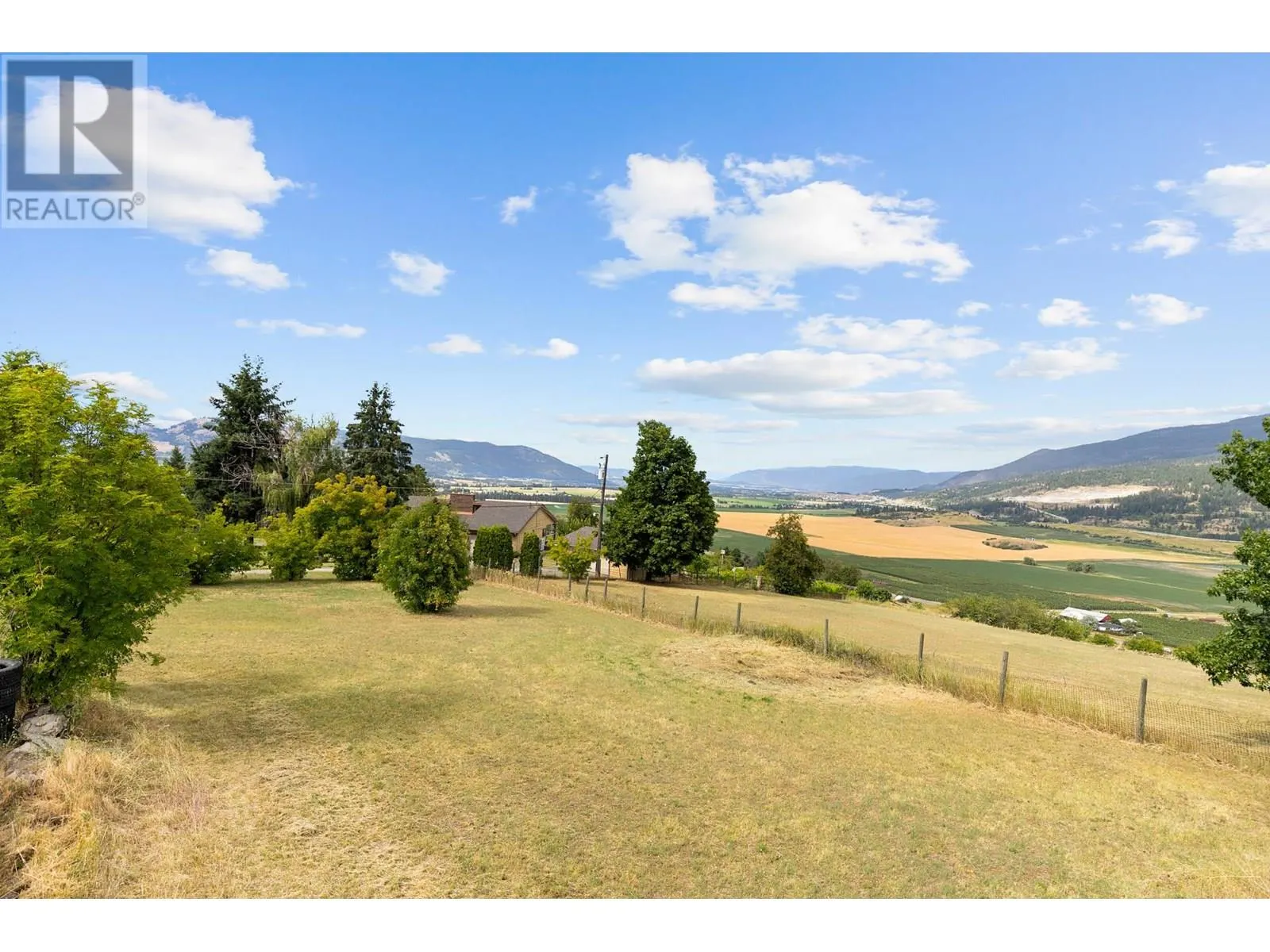 136 Stepping Stones Crescent