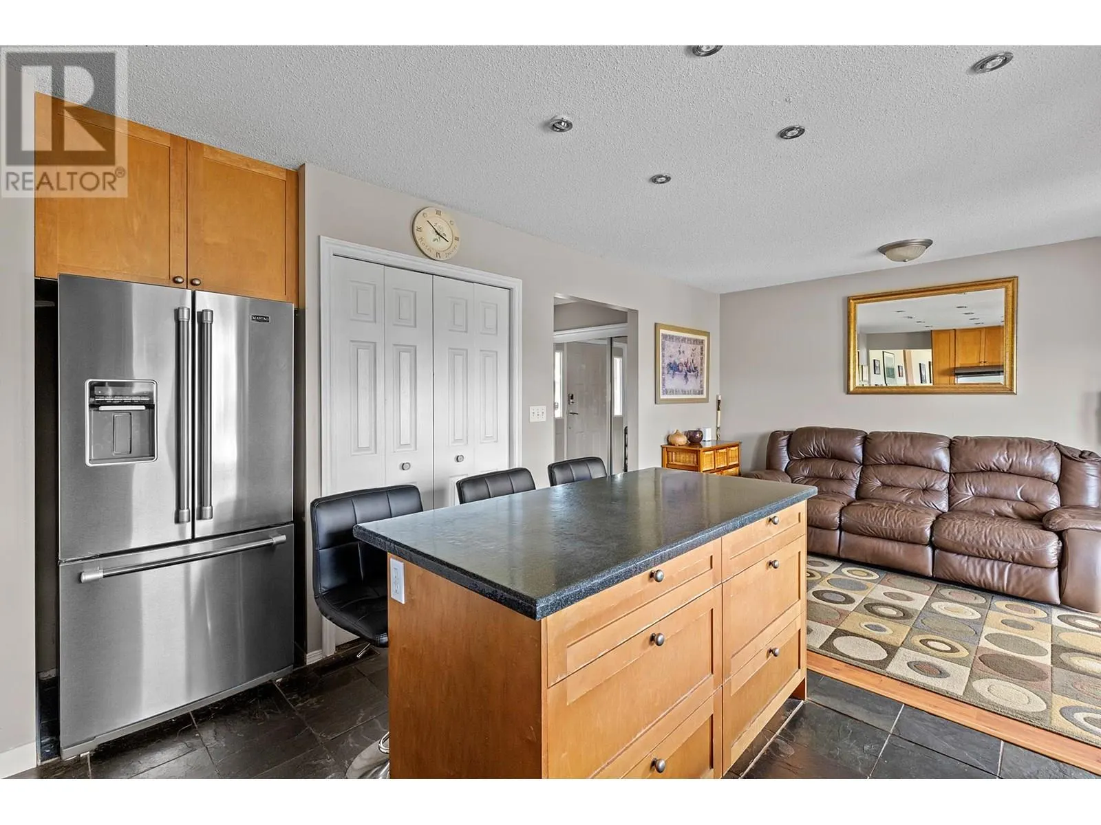 136 Stepping Stones Crescent