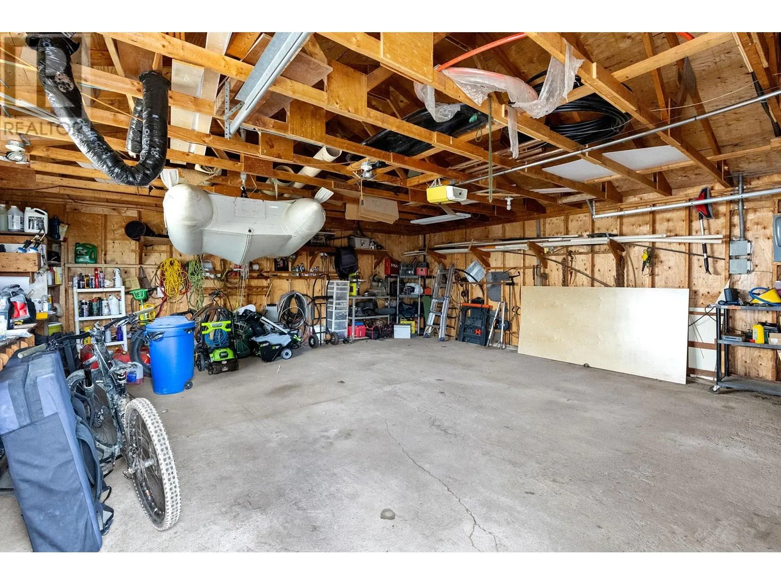 136 Stepping Stones Crescent