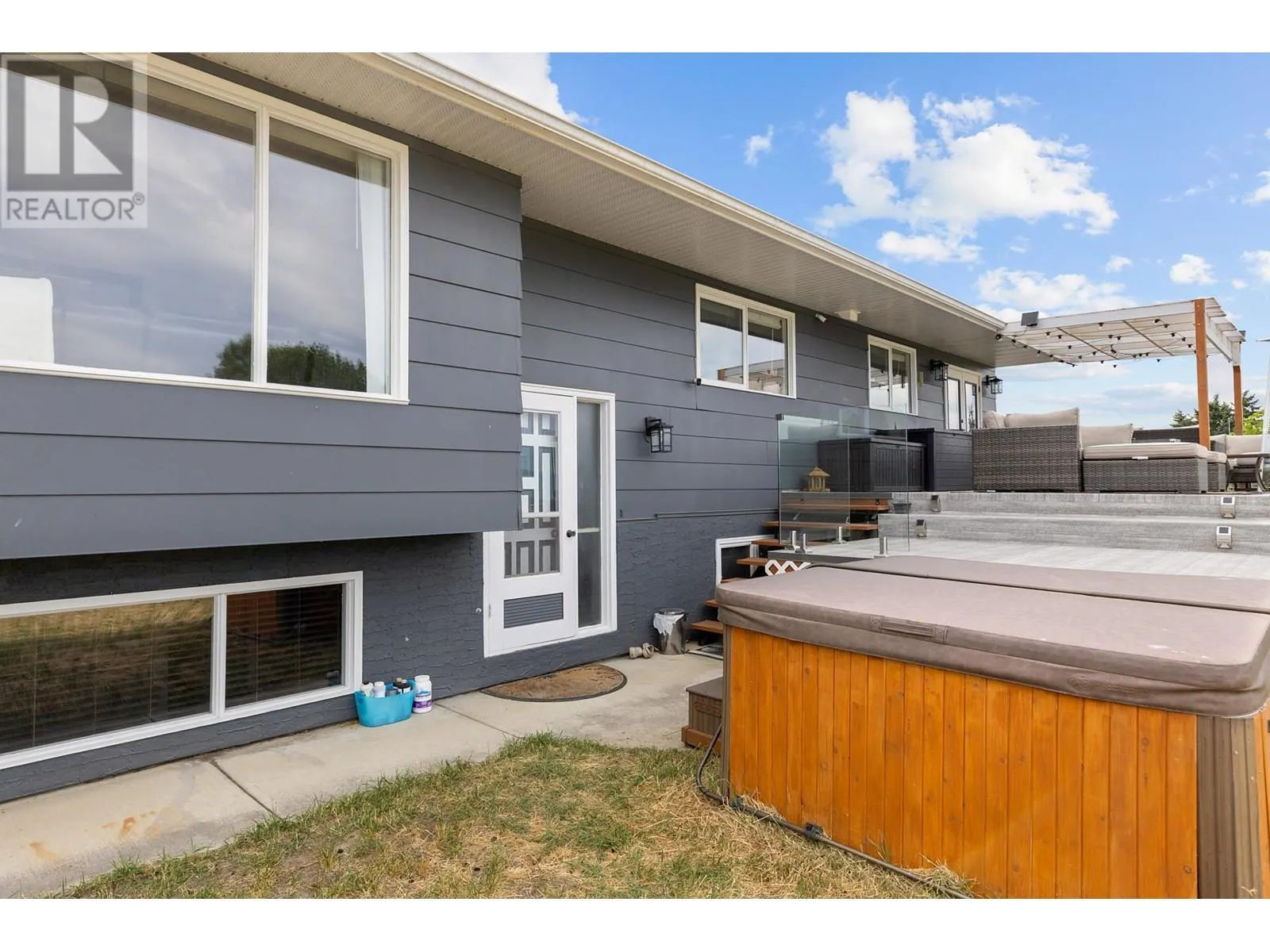 136 Stepping Stones Crescent
