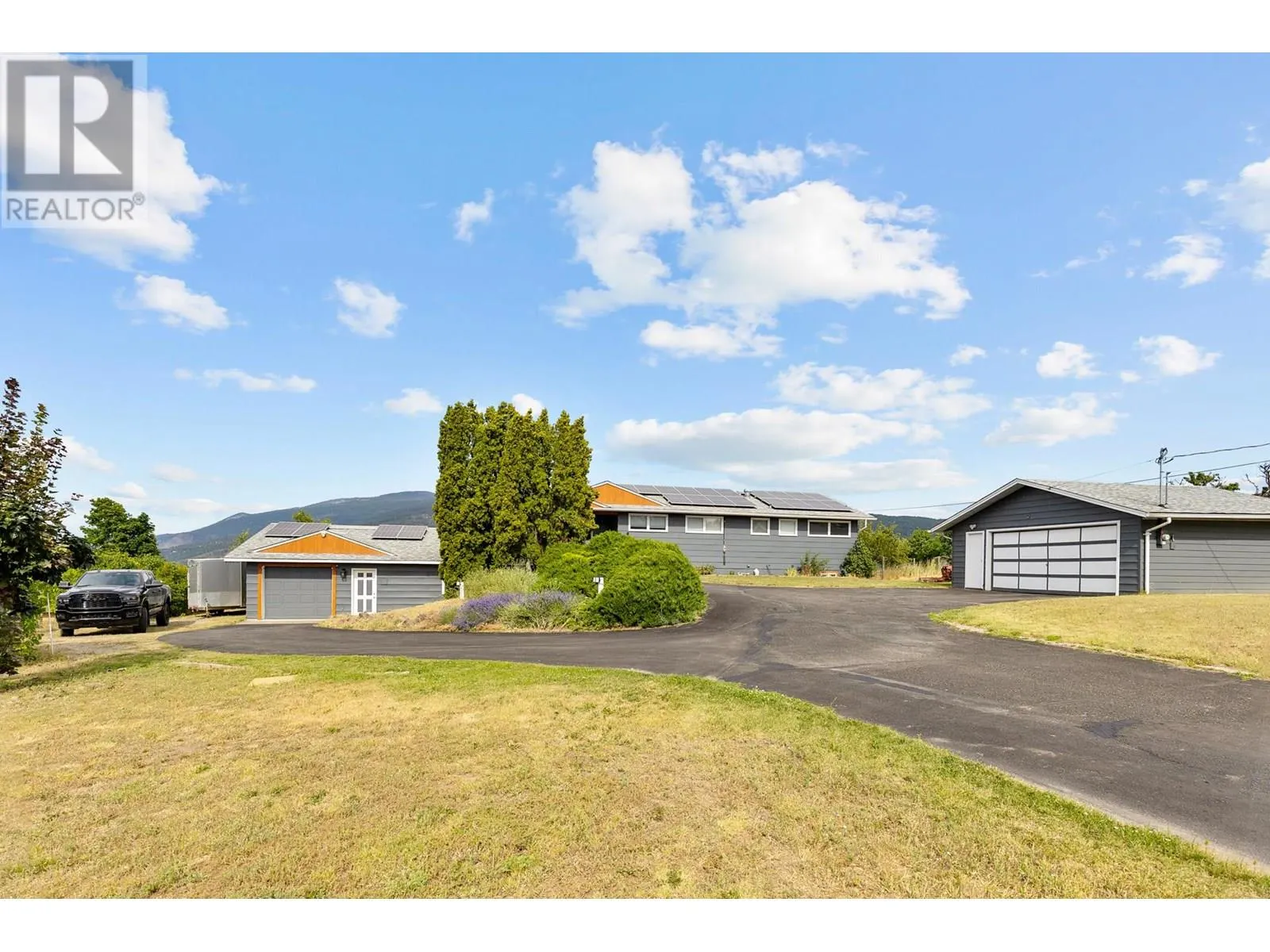 136 Stepping Stones Crescent