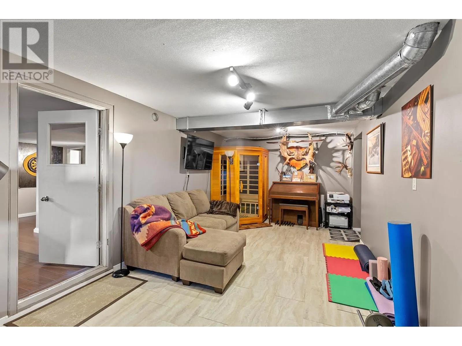 136 Stepping Stones Crescent