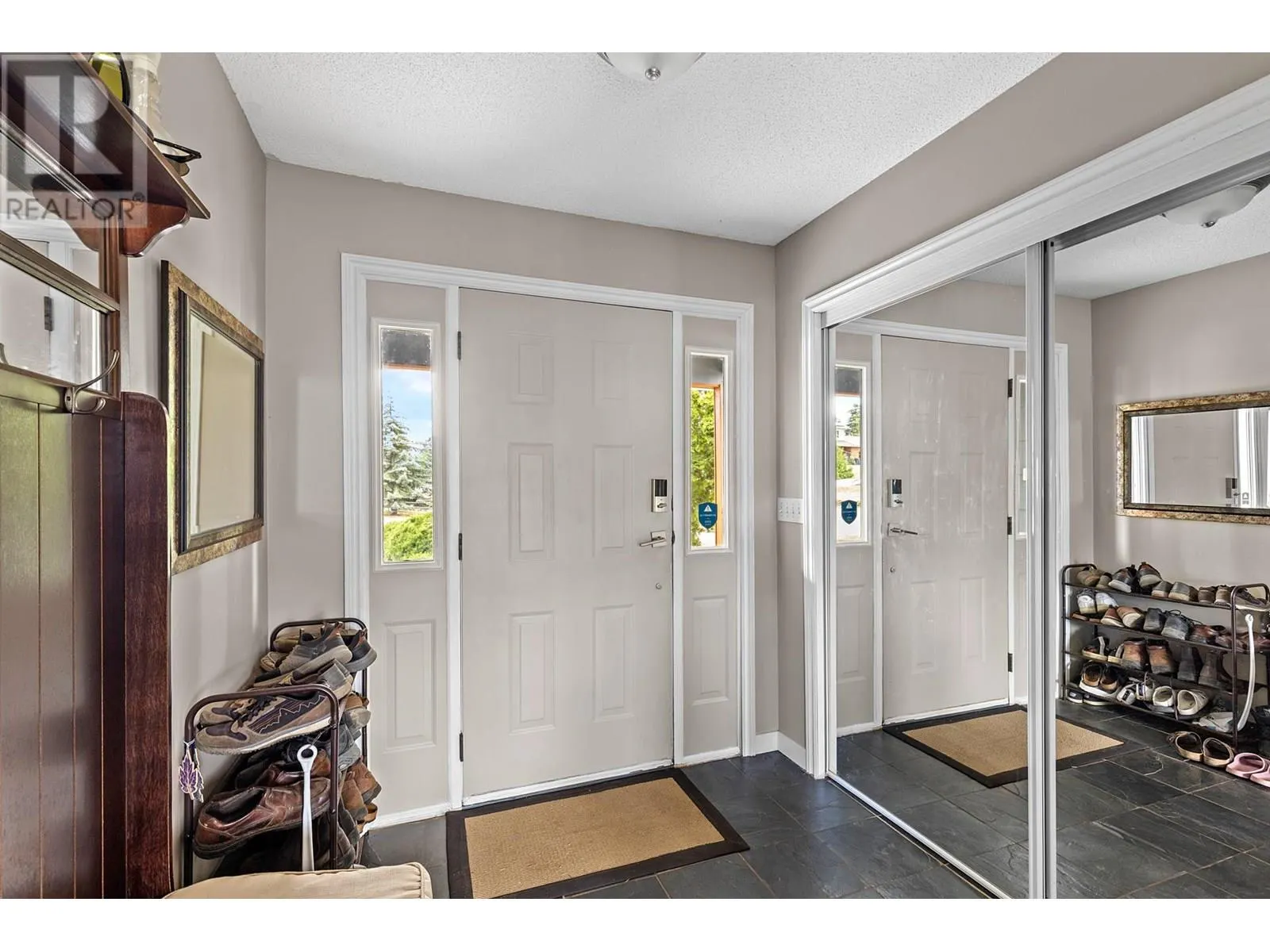 136 Stepping Stones Crescent