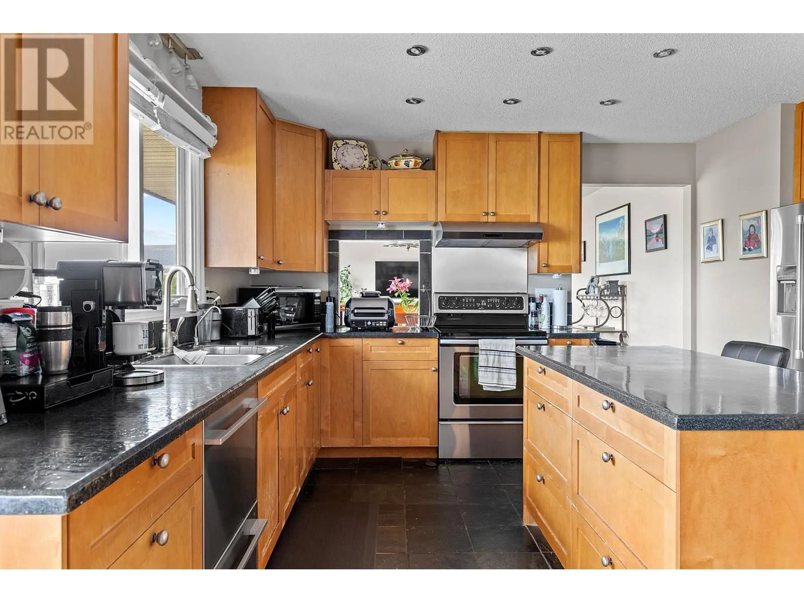 136 Stepping Stones Crescent
