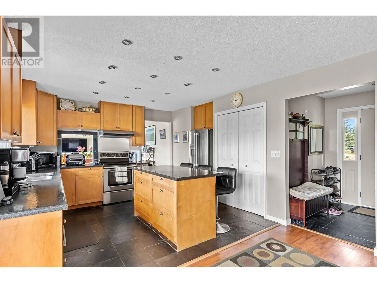 136 Stepping Stones Crescent