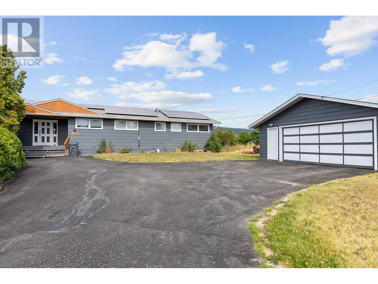 136 Stepping Stones Crescent