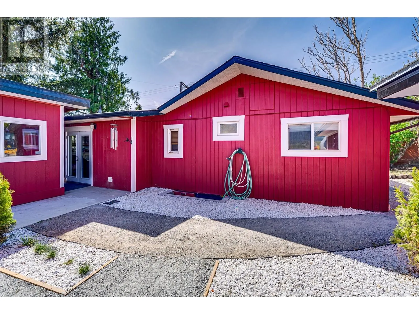 6049 Old Kamloops Road
