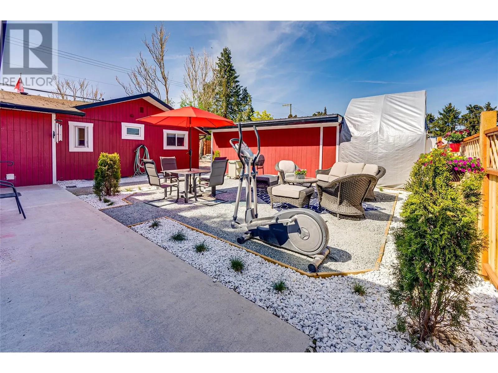 6049 Old Kamloops Road