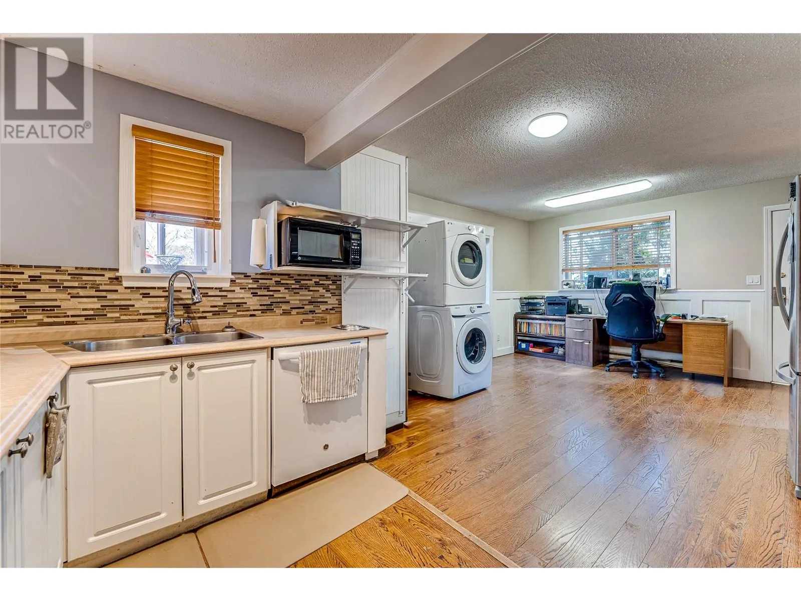 6049 Old Kamloops Road