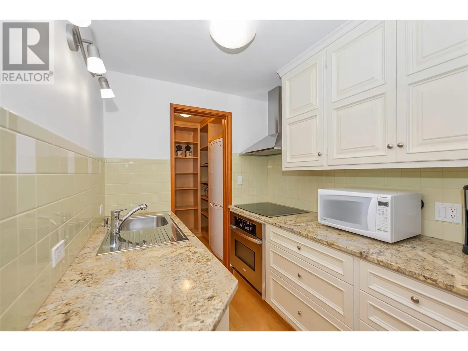 202 Stepping Stones Crescent