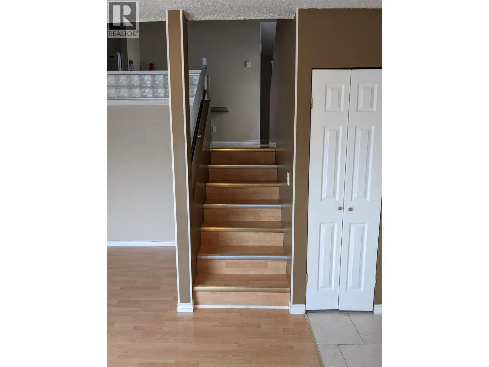 3800 40 Avenue Unit# 15