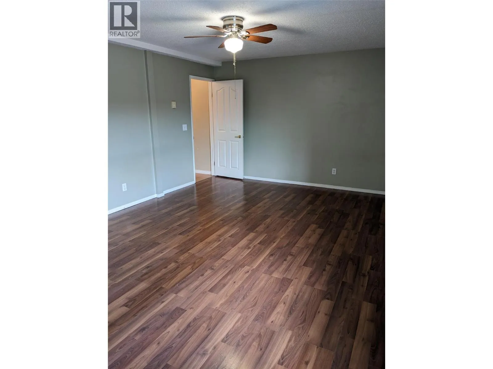 3800 40 Avenue Unit# 15