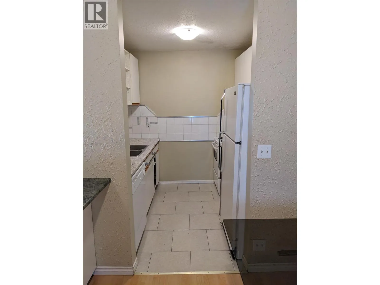 3800 40 Avenue Unit# 15