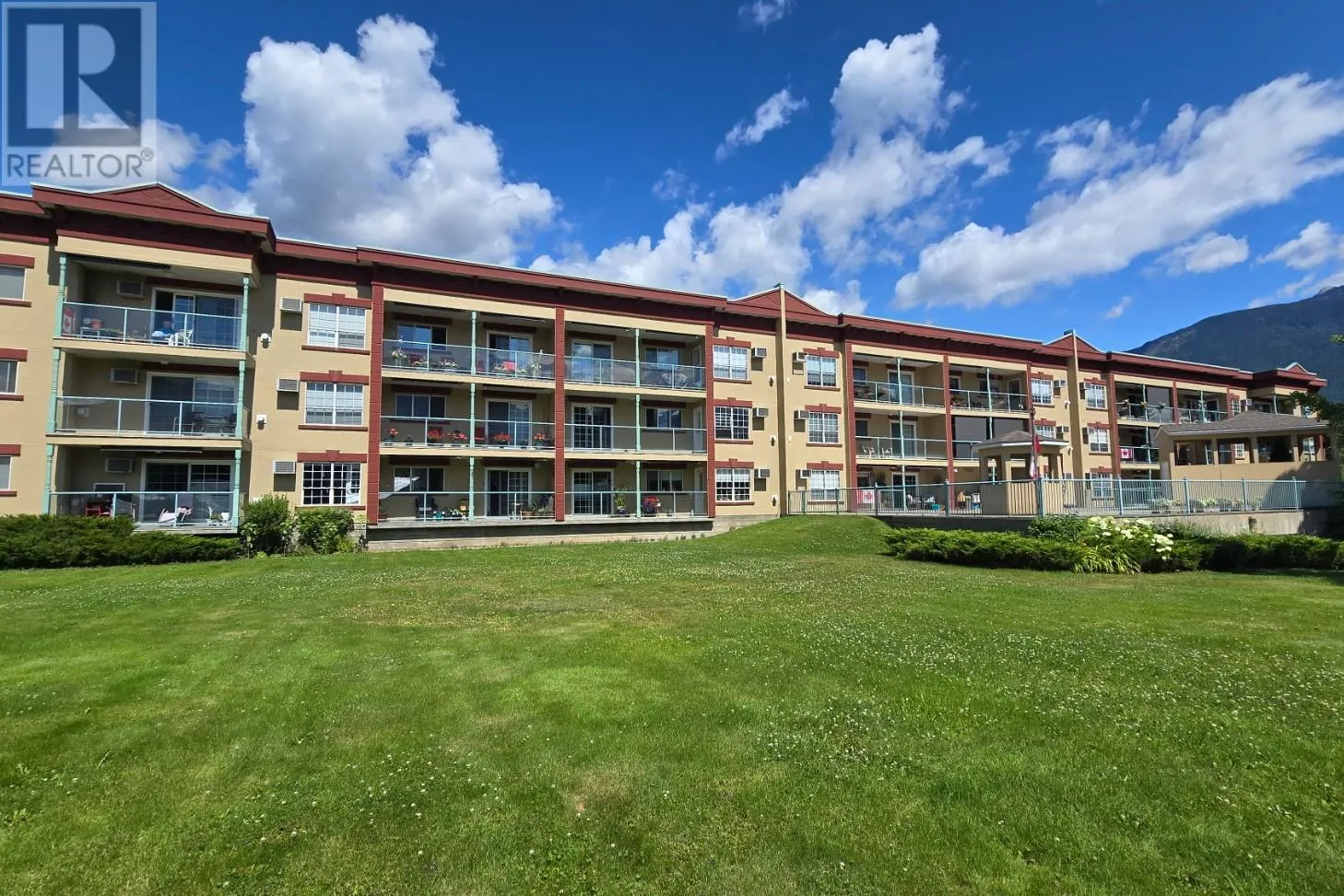 311 Sixth Street E Unit# 206